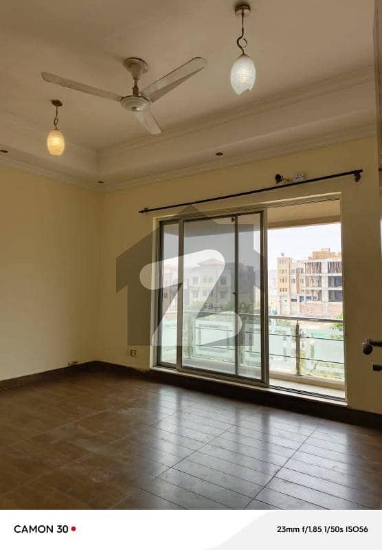 Office Available For Rent Office Available For Rent
