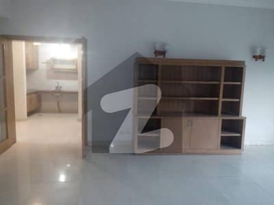 8 Kanal Full House For Silent Office Use In Garden Town Lahore