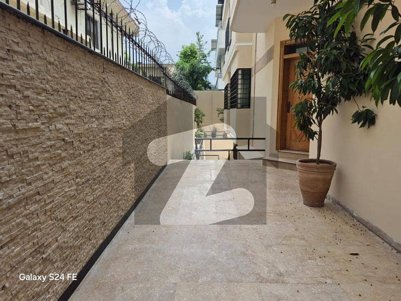 Good Location House is For Rent in F-7 Good Location House is For Rent in F-7