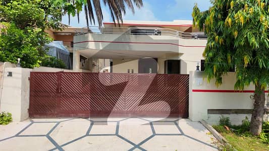 1 Kanal House Is Available For Sale In DHA Phase 3 Block Z Lahore