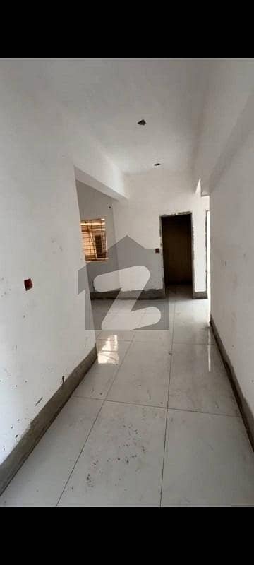 امان گالف ویو جناح ایونیو,کراچی میں 3 کمروں کا 8 مرلہ فلیٹ 2.0 کروڑ میں برائے فروخت۔