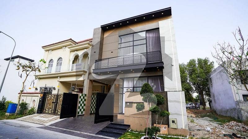 Luxury Living At Its Finest: Pristine 5-Marla House Luxury Living At Its Finest: Pristine 5-Marla House