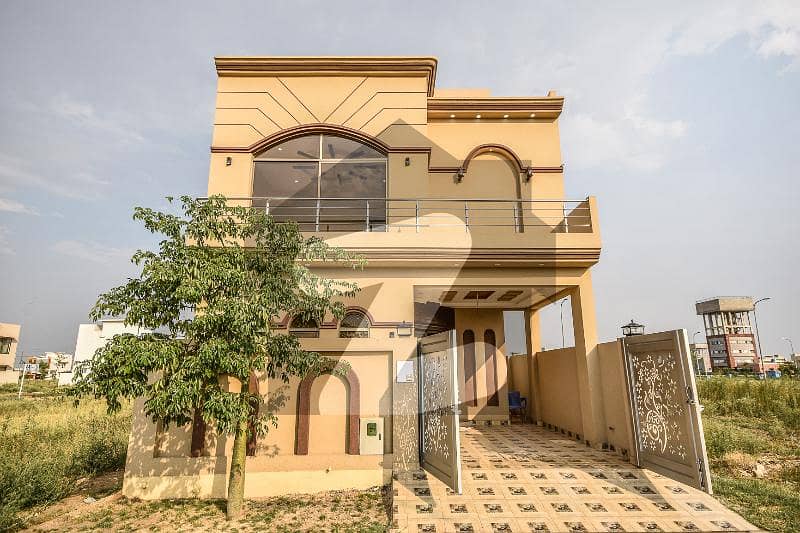 Elevated Living: Experience Luxury in this 5-Marla Residence. Elevated Living: Experience Luxury in this 5-Marla Residence.
