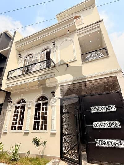 Prime Location House In Green Cottages For sale