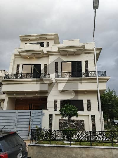 جی ۔ 13/1 جی ۔ 13,اسلام آباد میں 5 کمروں کا 4 مرلہ مکان 5.0 کروڑ میں برائے فروخت۔