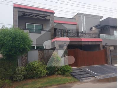 10 Marla Used House for Sale 10 Marla Used House for Sale