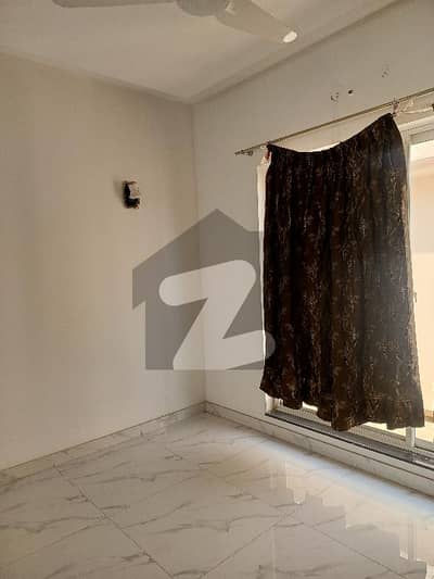 12-Marla,s Upper Portion For Rent