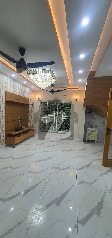 Highly-coveted 10 Marla Lower Portion Is Available In Allama Iqbal Town For rent