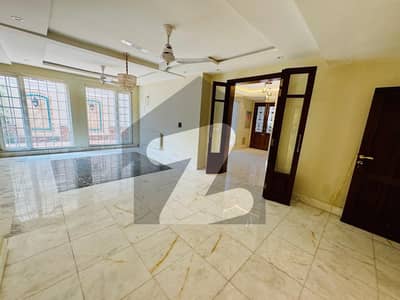Renovated 7 Beds Double Storey With Lush Garden, Luxurious House Available For Rent In F-6