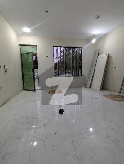 North nazimabad block C 1st floor 3 attached washrooms and huge loung