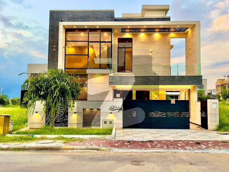Elegant Designer Stylish Brand New Owner Build House Prime Location