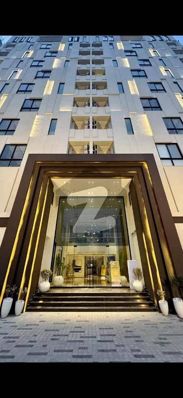 Gulberg 3 Fully Furnished 1-Bed Apartment for Rent