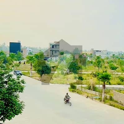 10 Marla prime location plot for sale