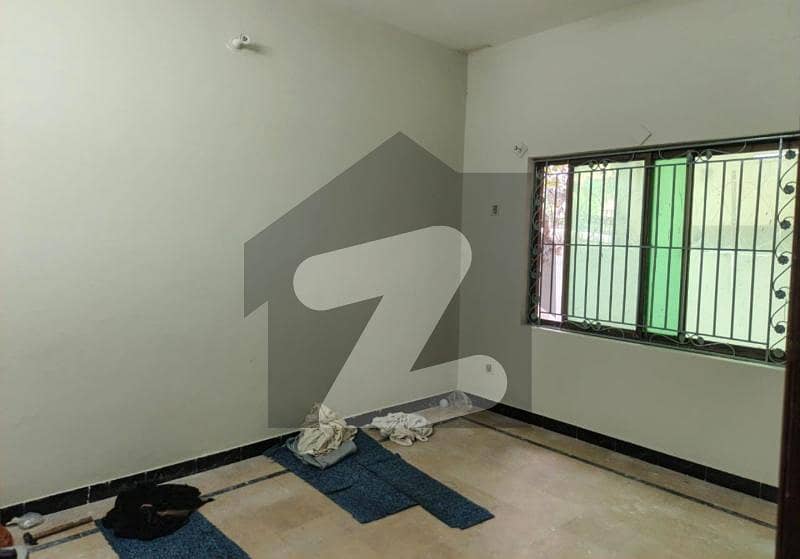 Upper Portion Available For Rent Upper Portion Available For Rent