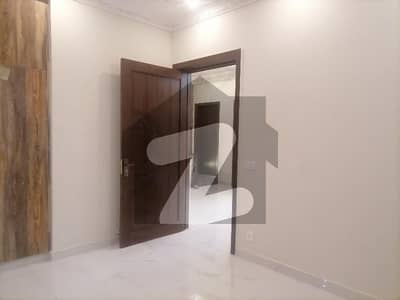ایڈن ویلیو ہومز ایڈن,لاہور میں 3 کمروں کا 5 مرلہ مکان 1.65 کروڑ میں برائے فروخت۔