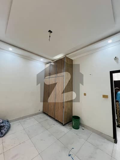 الحفیظ گارڈن جی ٹی روڈ,لاہور میں 3 کمروں کا 3 مرلہ مکان 1.1 کروڑ میں برائے فروخت۔