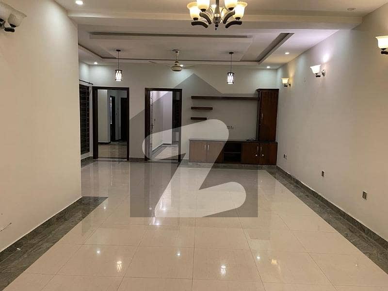 ایف ۔ 11 اسلام آباد میں 3 کمروں کا 10 مرلہ بالائی پورشن 1.3 لاکھ میں کرایہ پر دستیاب ہے۔