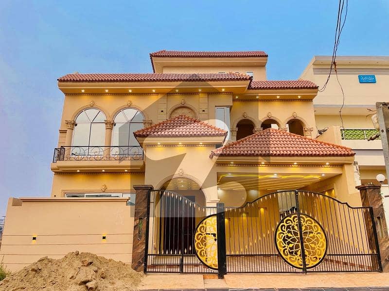 10 Marla Spanish beautiful house for sale in PIA colony Multan 10 Marla Spanish beautiful house for sale in PIA colony Multan