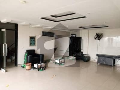 04 MARLA COMMERCIAL 1ST FLOOR AVAILABLE