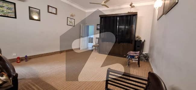 Well maintained 240 sq yard Available For Sale in Gulistan e Jauhar Block 15