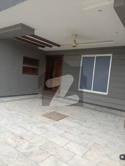 10 Marla House Available For Rent