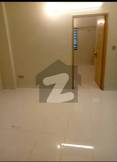 1 Bad Lounge For Rent Available