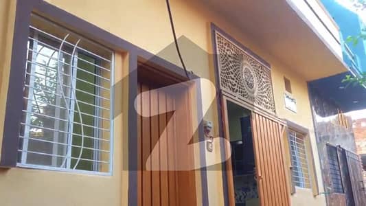 مرالہ روڈ سیالکوٹ میں 4 کمروں کا 3 مرلہ مکان 78.0 لاکھ میں برائے فروخت۔