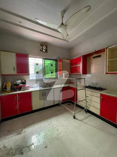 10 Marla Luxury Tile Floor House is For rent in Wapda town Phase 1 Block J2.