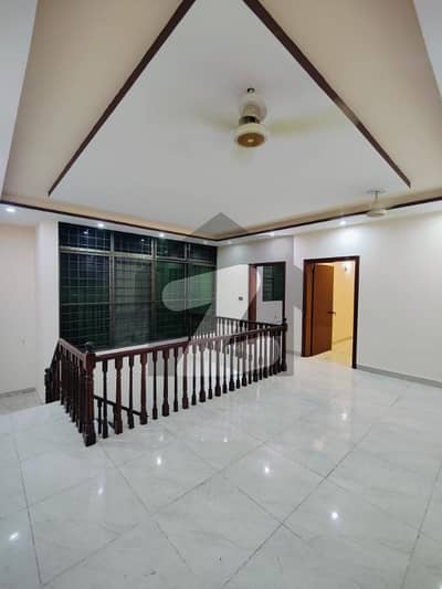 Luxury 1 Kanal Independent Double Storey With Double Heighted House Available For Rent In Model Town