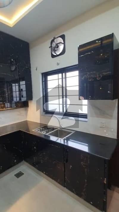10 Marla House ( 35*65 in Block D ) in Rs 4 Crore 10 Lacs.