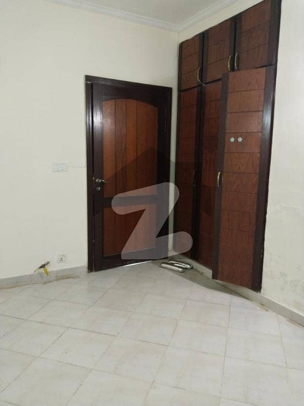 E11 ground 2bed small family