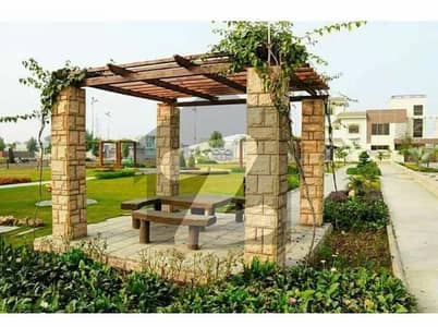 main road plot for sale in g block