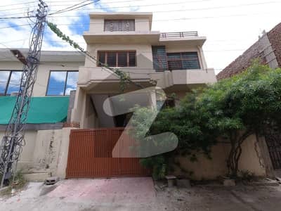 ڈیفنس روڈ راولپنڈی میں 4 کمروں کا 6 مرلہ مکان 1.45 کروڑ میں برائے فروخت۔