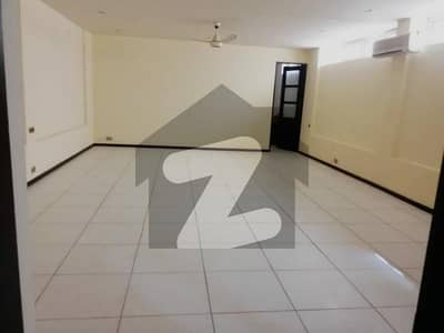 275 sq yards office two floors available for rent only for commercial perpose VIP location of faran society rent 2 lac 50000. 275 sq yards office two floors available for rent only for commercial perpose VIP location of faran society rent 2 lac 50000.