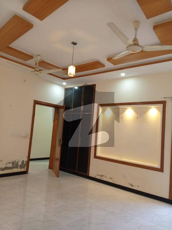 10 Marla Ground Portion House Available