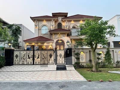 ڈی ایچ اے فیز 5 - بلاک ایف فیز 5,ڈیفنس (ڈی ایچ اے),لاہور میں 6 کمروں کا 1 کنال مکان 12.95 کروڑ میں برائے فروخت۔