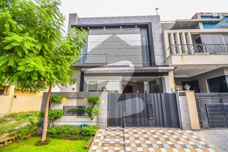 5 MARLA BRAND NEW HOUSE FOR SALE NEAR TO PARK AND MAIN ROAD
