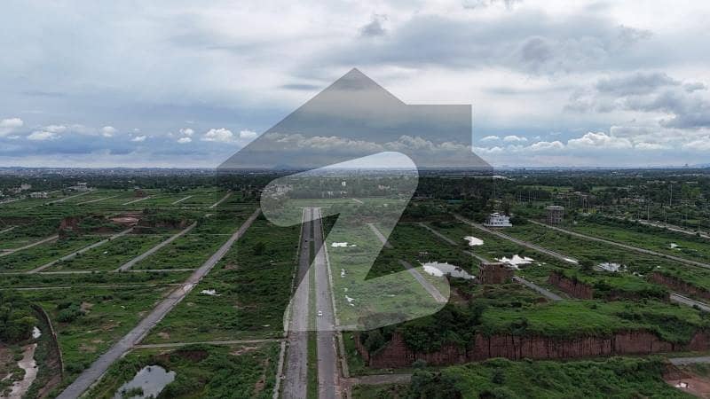 40x80 Main road with extra land available for sale