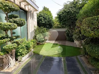 1 Kanal Fully Modern Design With Basement Cinema Hall