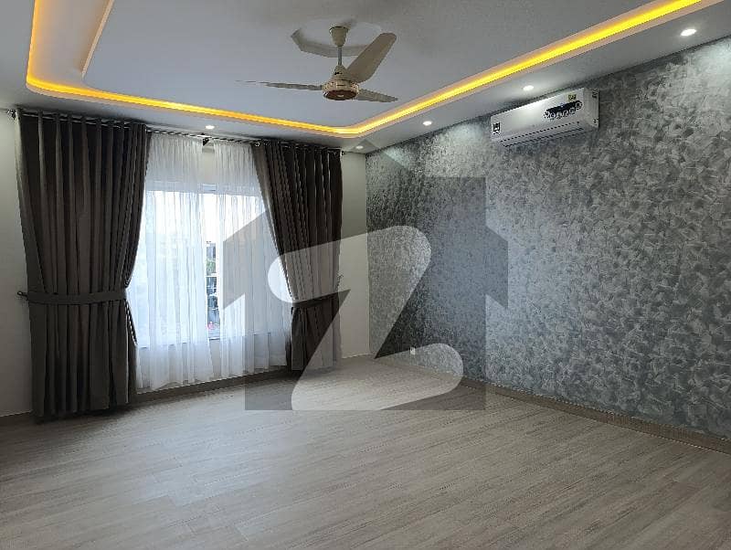 ڈی ایچ اے ڈیفینس فیز 2 ڈی ایچ اے ڈیفینس,اسلام آباد میں 5 کمروں کا 1 کنال مکان 13.5 کروڑ میں برائے فروخت۔ ڈی ایچ اے ڈیفینس فیز 2 ڈی ایچ اے ڈیفینس,اسلام آباد میں 5 کمروں کا 1 کنال مکان 13.5 کروڑ میں برائے فروخت۔