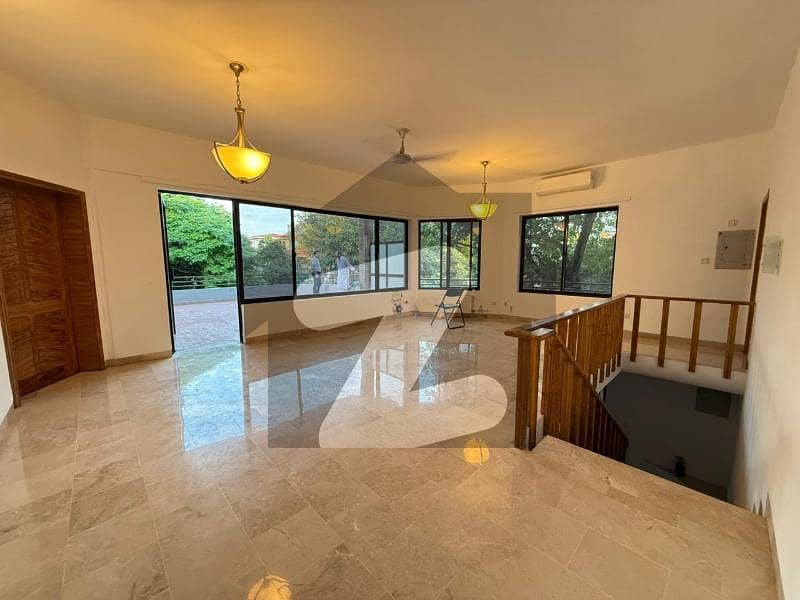 F-8 04 Bedroom House Available For Rent.