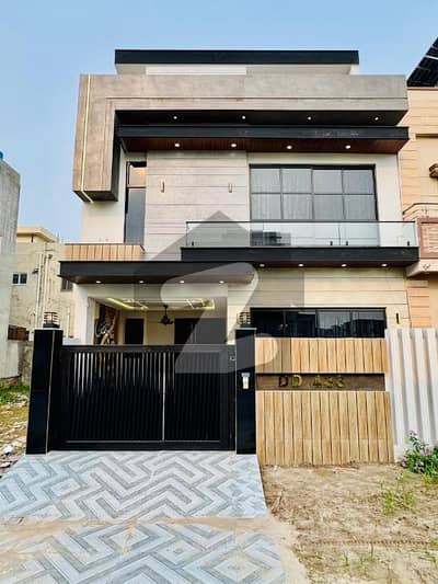 Prime Location House For sale In Rs. 26500000