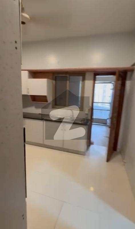 Flat Sized 2200 Square Feet In Civil Lines