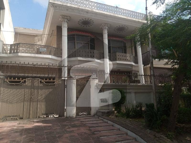 I-8 Beautiful Neet And Clean Upper Poration For Rent.