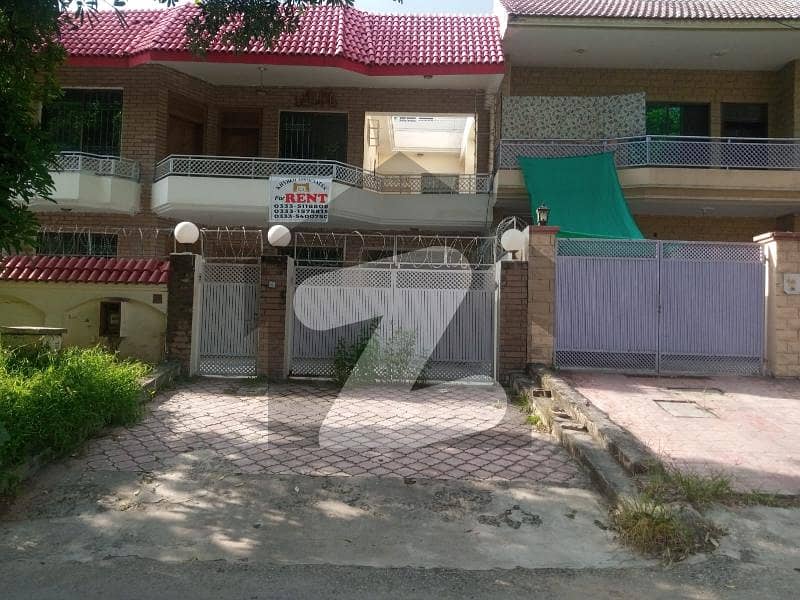 I-8 Beautiful Full House With Dual Kitchen For Rent