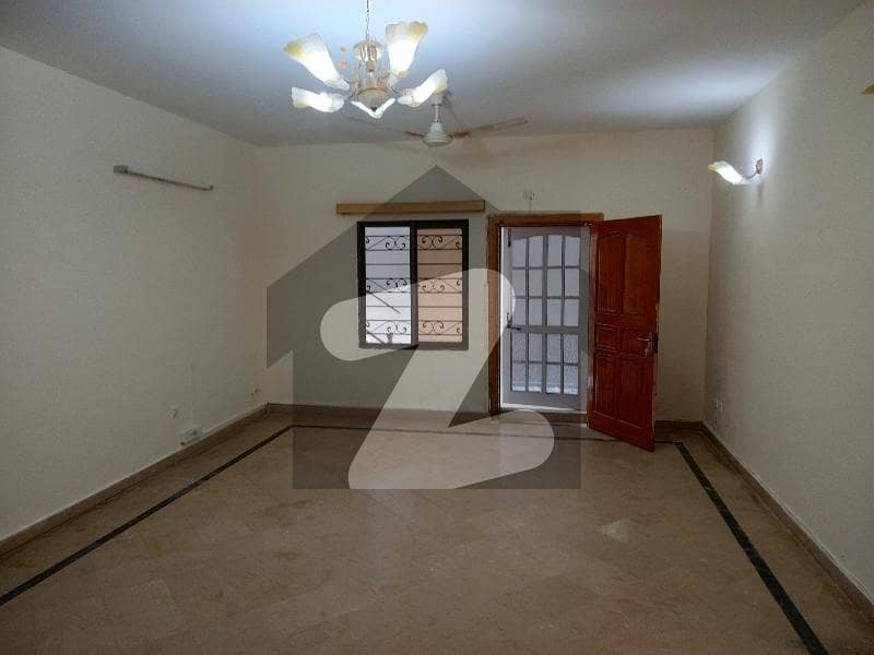 ای ۔ 11 اسلام آباد میں 3 کمروں کا 1 کنال زیریں پورشن 85.0 ہزار میں کرایہ پر دستیاب ہے۔