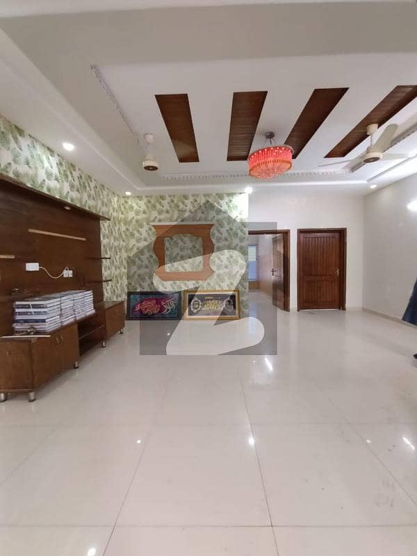 سوان گارڈن اسلام آباد میں 3 کمروں کا 1 کنال بالائی پورشن 80.0 ہزار میں کرایہ پر دستیاب ہے۔