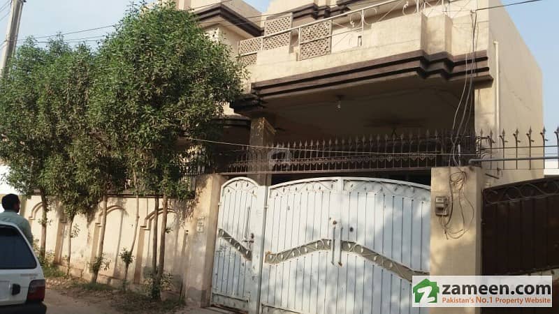 Double Storey Old House Available For Rent