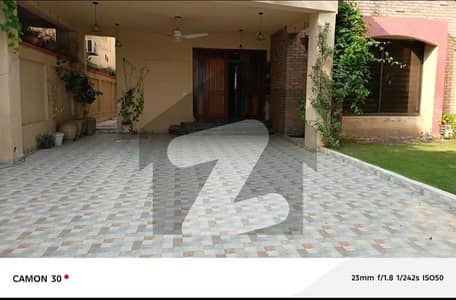 11 marla safari villa 2 for Rent