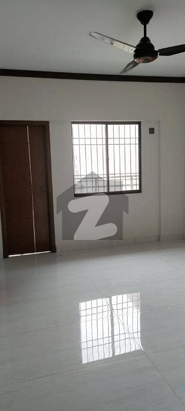 بخاری کمرشل ایریا ڈی ایچ اے فیز 6,ڈی ایچ اے ڈیفینس,کراچی میں 3 کمروں کا 8 مرلہ فلیٹ 3.7 کروڑ میں برائے فروخت۔